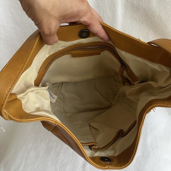 Lucky Brand Mak Shoulder leather bag, Safron color, Magnetic snap closure, NWT. - Picture 8 of 13